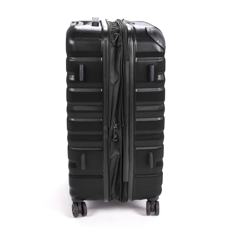 Pemberly Row Traditional Plastic 3-Piece Hardside Luggage Set in Black