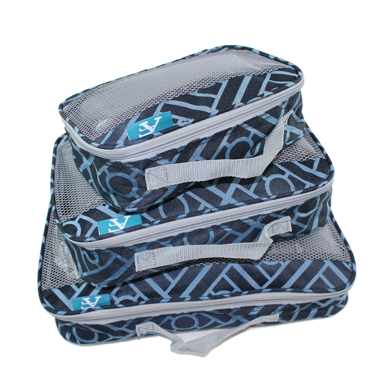 Pemberly Row Traditional Polyester 3- Piece Packing Cubes Set in Blue