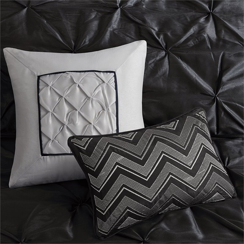 Pemberly Row 7-piece Farmhouse Polyester Polyoni Comforter Set in Black