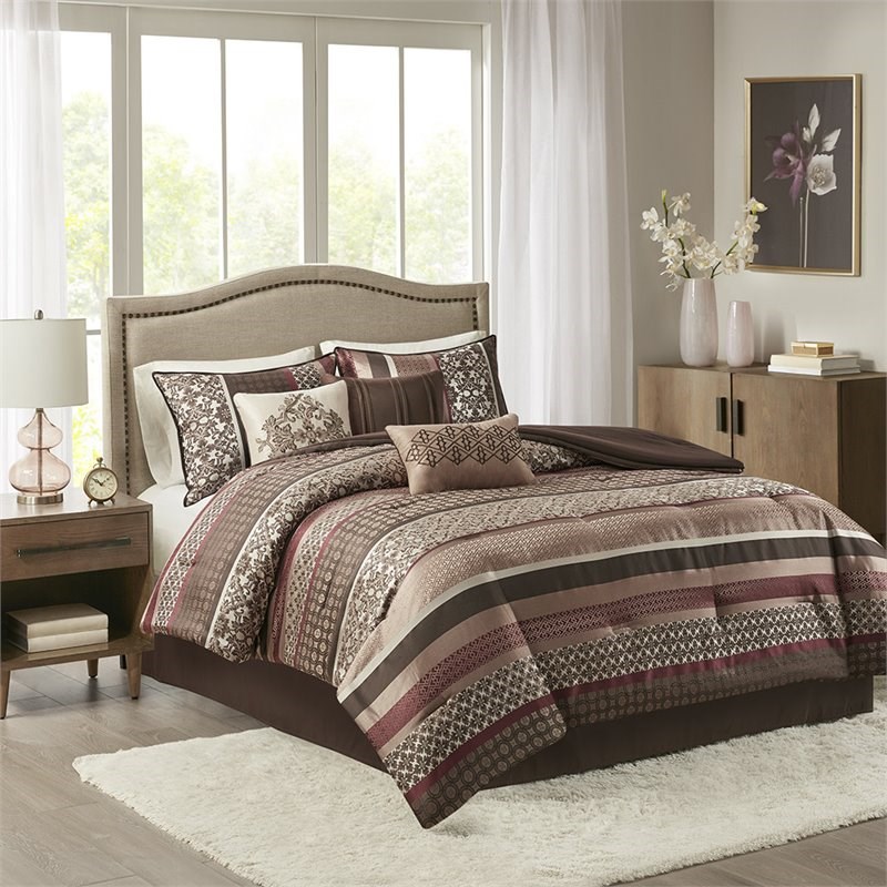Pemberly Row 7-Piece Polyester Jacquard Comforter Set in Red