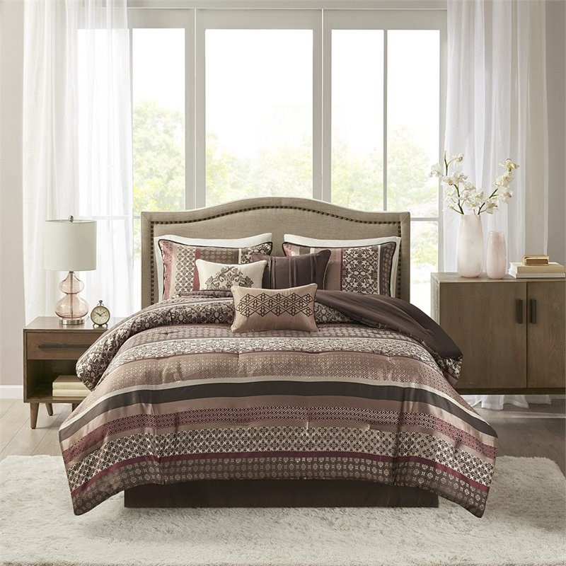 Pemberly Row 7-Piece Polyester Jacquard Comforter Set in Red