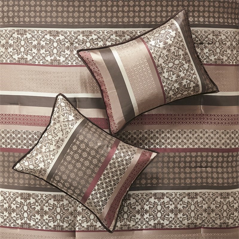 Pemberly Row 7-Piece Polyester Jacquard Comforter Set in Red