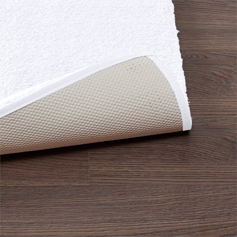 Pemberly Row Modern / Contemporary Marshmallow Bath Rug in White