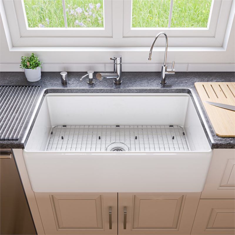 Pemberly Row Solid Polished Stainless Steel Pull Out Single Hole Kitchen Faucet