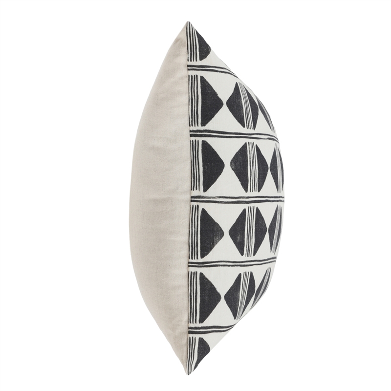 Pemberly Row Transitional 22x22 Linen Blend Fabric Throw Pillow in Black