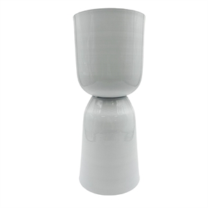 Pemberly Row 15-inch Tall Decorative Handmade Iron Stylish Flower Vase in White