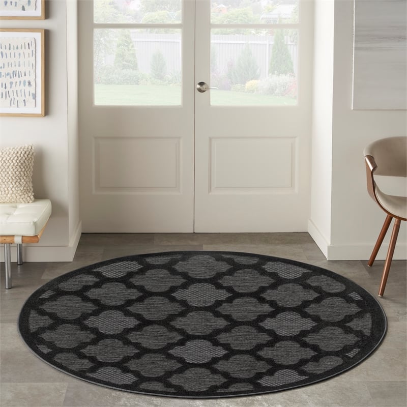 Pemberly Row Easy Care 4' Round Charcoal Black Fabric Modern Area Rug