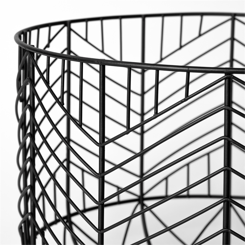 Pemberly Row Set of 2 Black Metal Geometric Mesh Bowls in Black/White