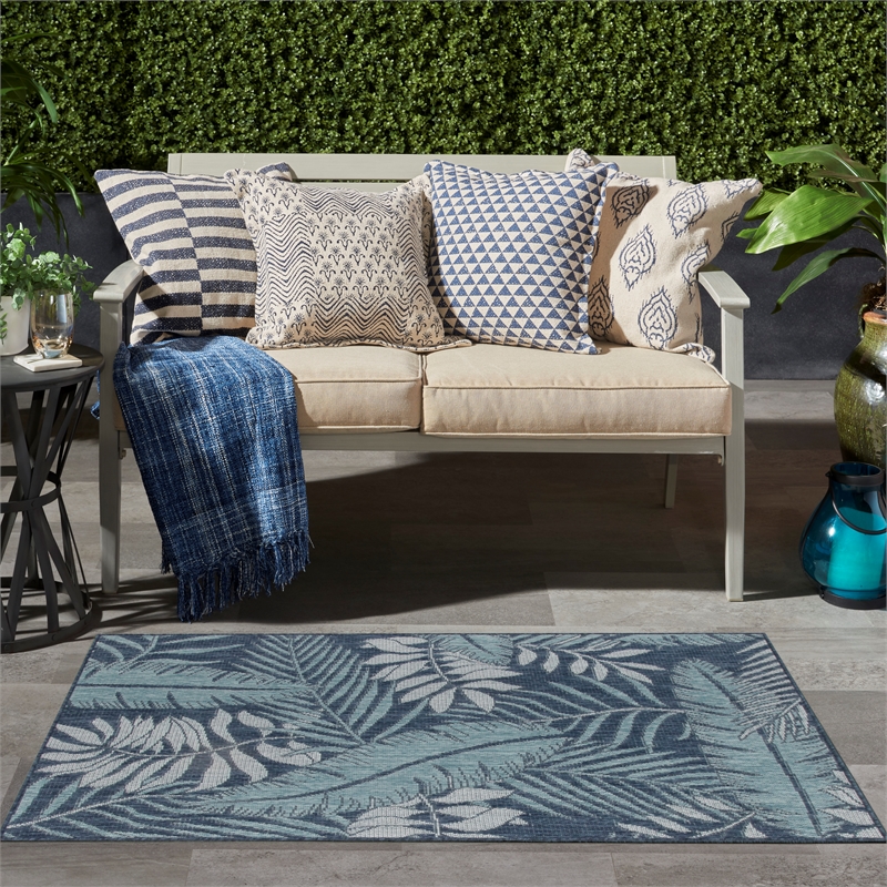 Pemberly Row Contemporary Garden Oasis 2'x3' Navy Fabric Area Rug