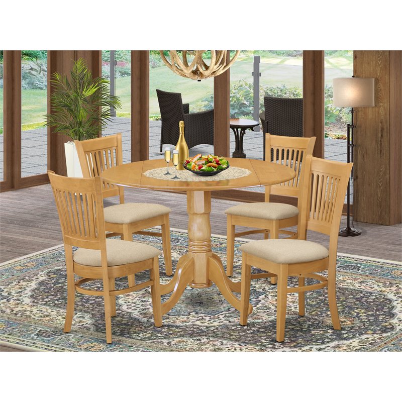 Pemberly Row Traditional 5-piece Wood Table and Dining Chairs in Oak