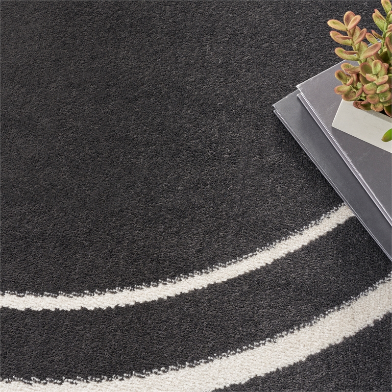 Pemberly Row 6' Round Black Ivory Contemporary Indoor/Outdoor Rug