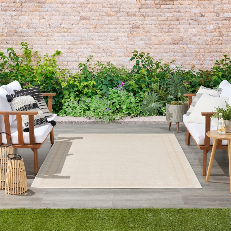 Pemberly Row Modern / Contemporary 5'x7' Ivory Gold Fabric Area Rug