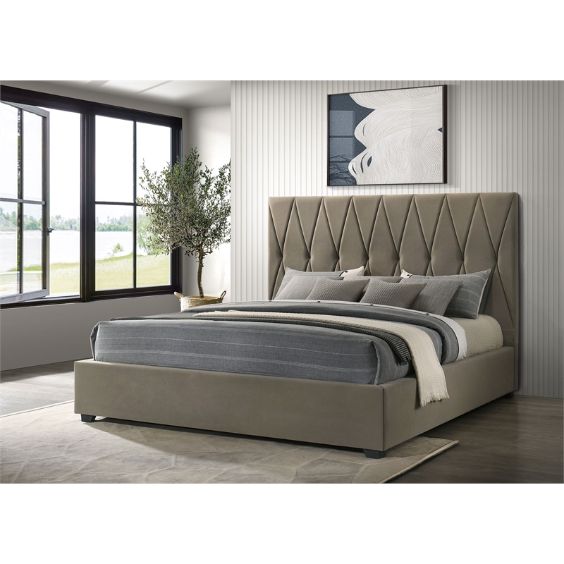 Pemberly Row Set of 4 Eastern King Panel Platform Bed & Dresser & Nightstands