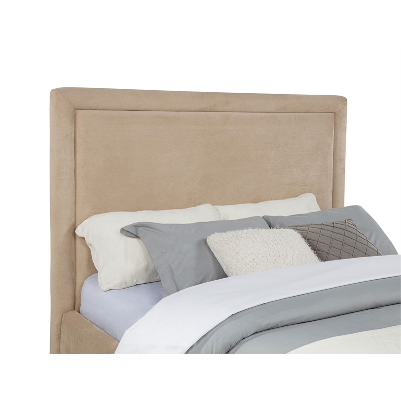 Pemberly Row Set of 4 Queen Platform Bed & Dresser with Mirror & Nightstands