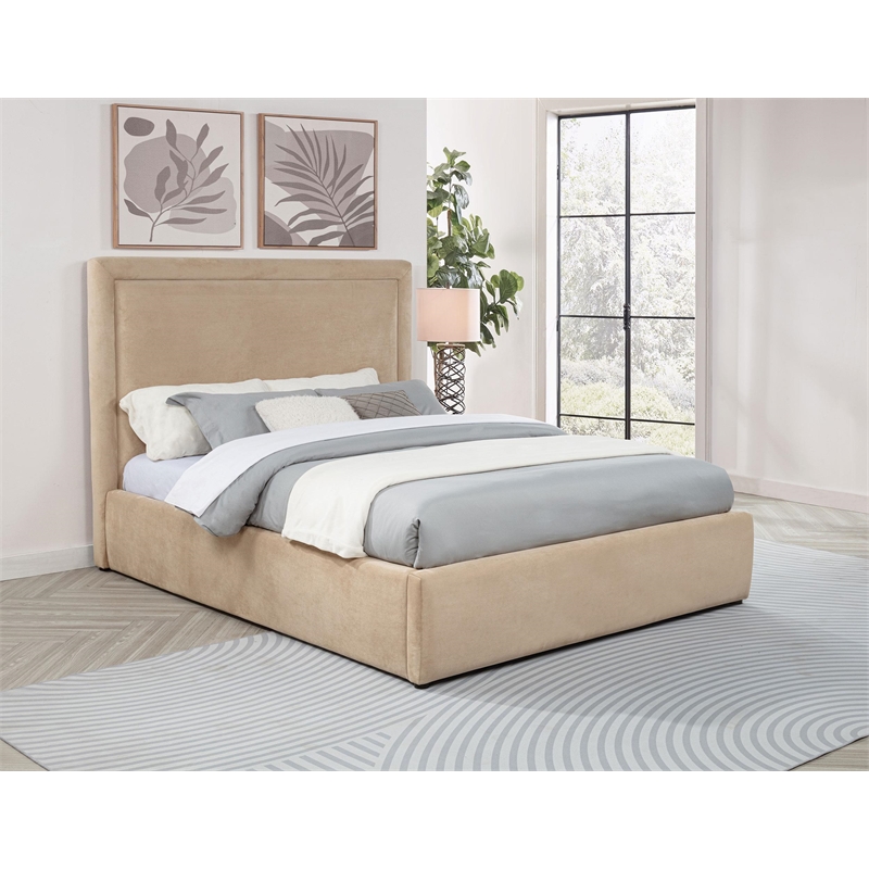 Pemberly Row Set of 4 Queen Platform Bed & Dresser with Mirror & Nightstands