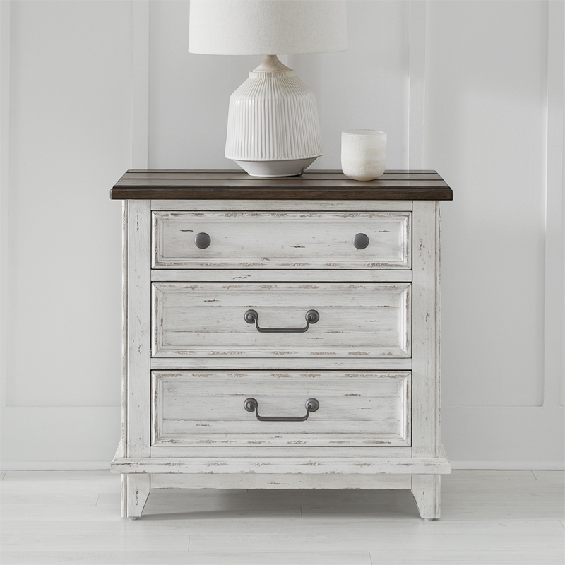 Pemberly Row Set of 4 Queen Panel Bed & & Dresser & Nightstands