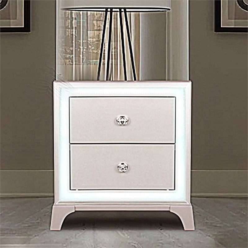 Pemberly Row Contemporary 4-Piece Queen Bedroom Set in Off White