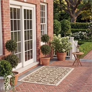 Pemberly Row Contemporary 2' x 3'7&quot Indoor Outdoor Accent Rug in Mocha