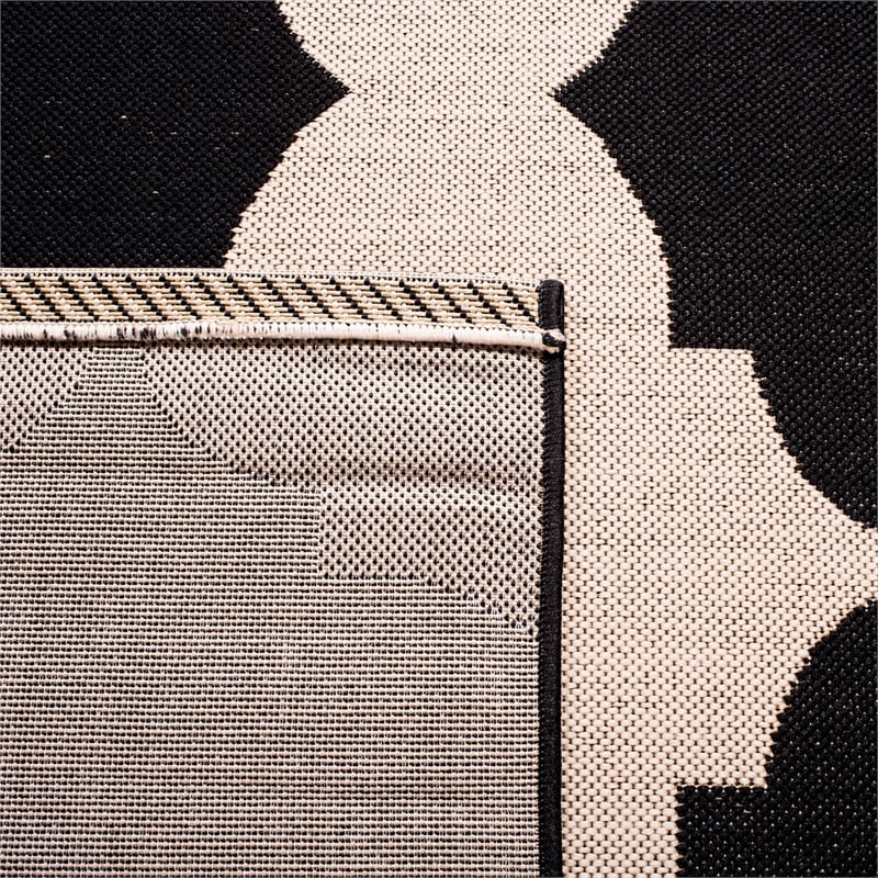 Pemberly Row Contemporary Beige Indoor Outdoor Accent Rug 2'7