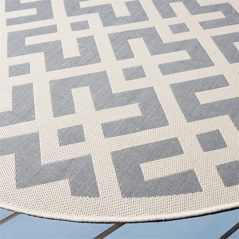 Pemberly Row Polypropylene Grey Indoor Outdoor Rug - Round 4'