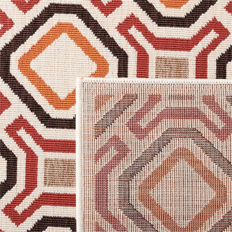 Pemberly Row Polypropylene Creme Indoor Outdoor Rug - 2'7