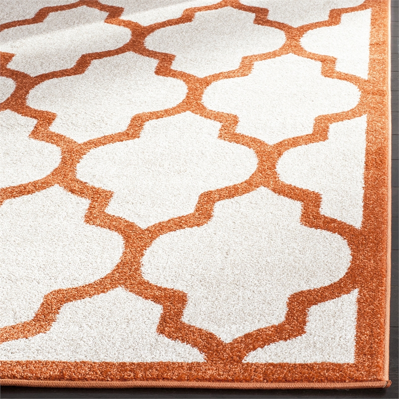 Pemberly Row Polypropylene Beige Indoor Outdoor Rug - 4' x 6'