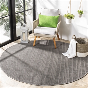 Pemberly Row Contemporary Polypropylene 6'7&quot Round Rug in Gray