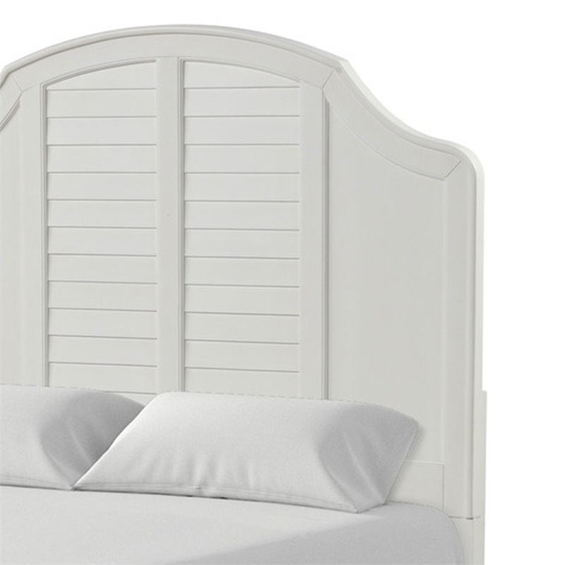 Pemberly Row Queen Bed with Louvered Headboard and Scalloped Edges in White