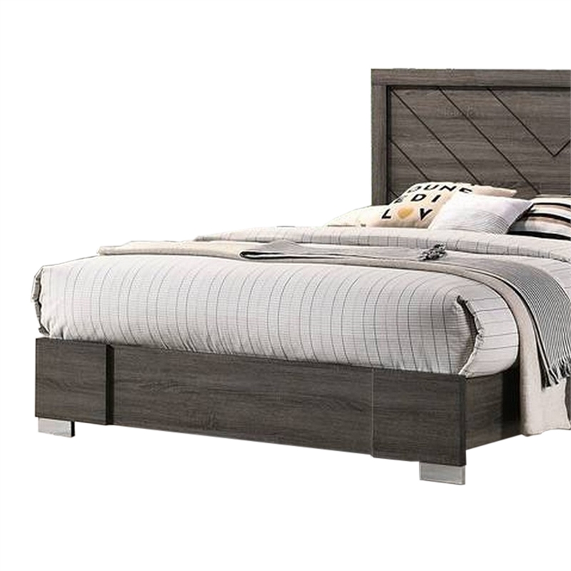Pemberly Row Queen Bed with Carved Headboard and Block Legs in Taupe Brown