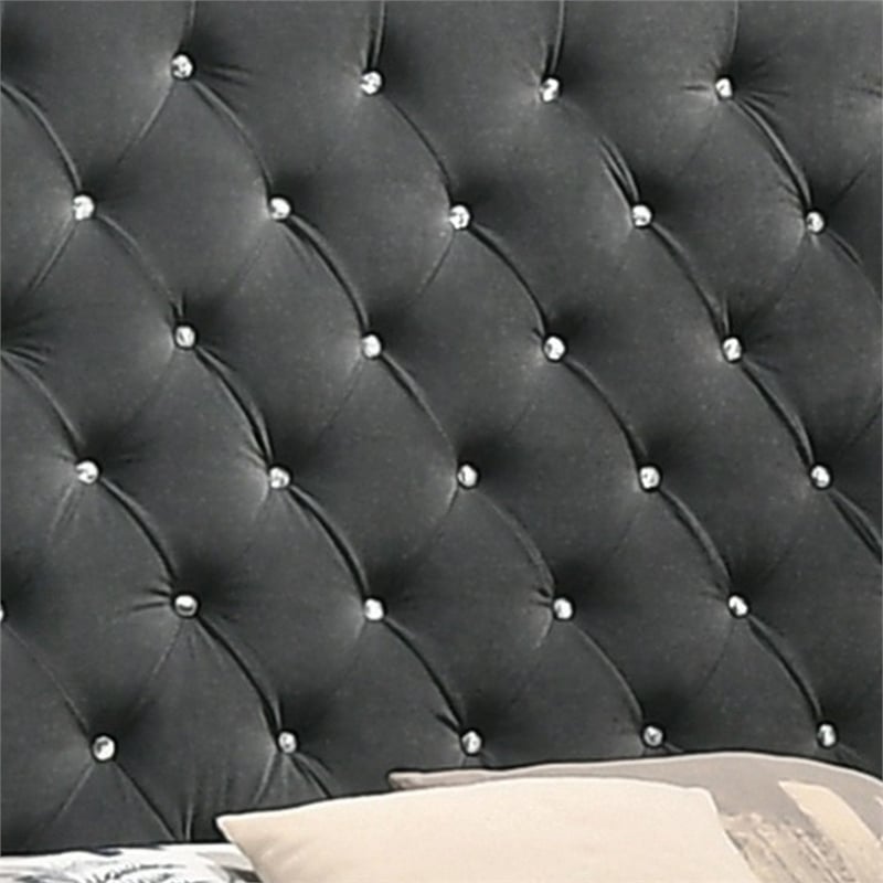 Pemberly Row Wingback King Bed with Tufted Headboard in Gray Velvet