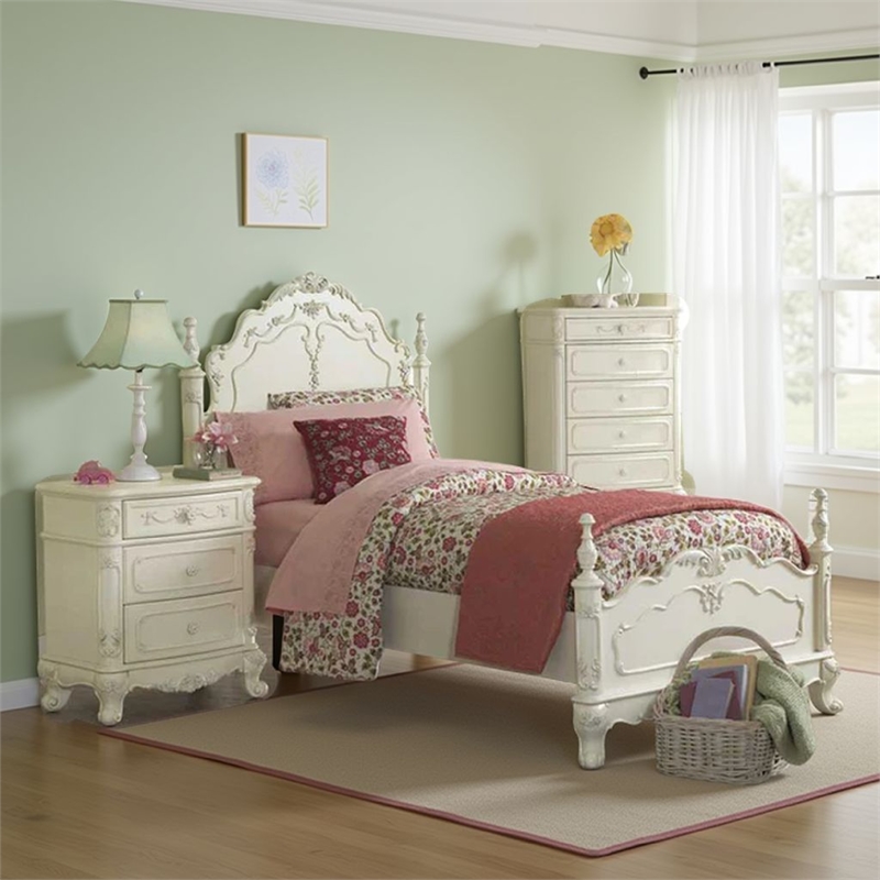 Pemberly Row 3-Piece Full Bedroom Set with Carvings in Antique White