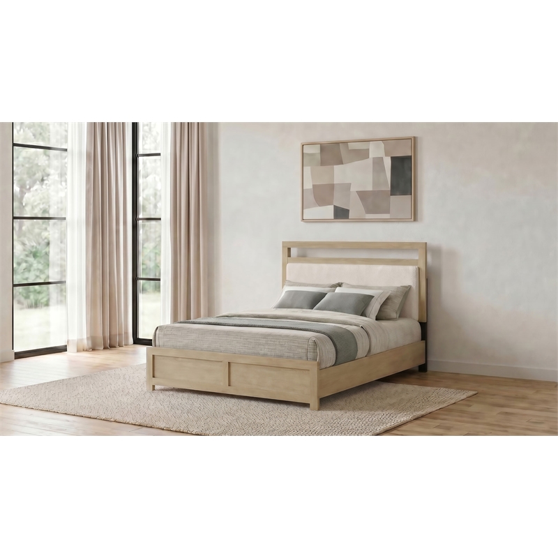 Pemberly Row Transitional Queen Wood Platform Bed in Light Oak