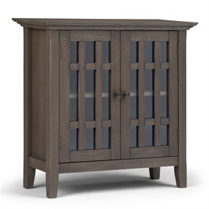 Pemberly Row Wood 32&quot Transitional Low Media Cabinet in Farmhouse Gray