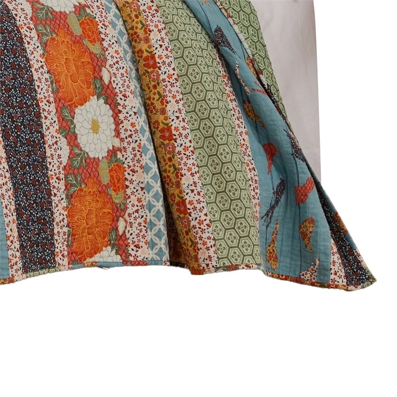 Pemberly Row 2pc Twin Quilt and Pillow Sham Set with Floral Prints
