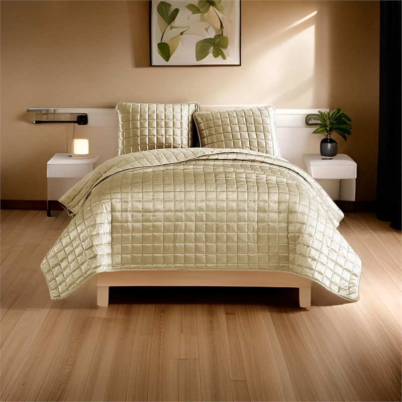 Pemberly Row 3-Piece Queen Coverlet Set with Square Pattern in Gold