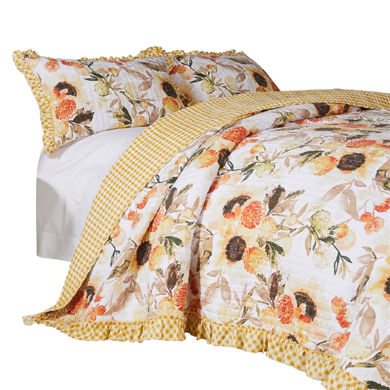 Pemberly Row Kelsa 3-Piece Queen Quilt Set with Sunflower Design in Gold