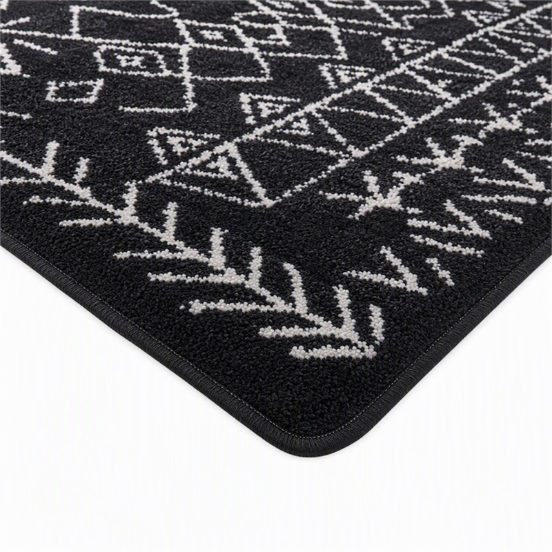 Pemberly Row Polyester Hypnose Soho Carpet in Black 140 x 190 cm