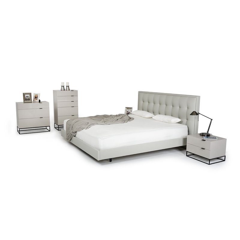Pemberly Row Wood and Metal 3-Drawer Bedroom Dresser in Gray/Black