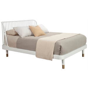Pemberly Row Madelyn Queen Slat Back Wood Platform Bed in White