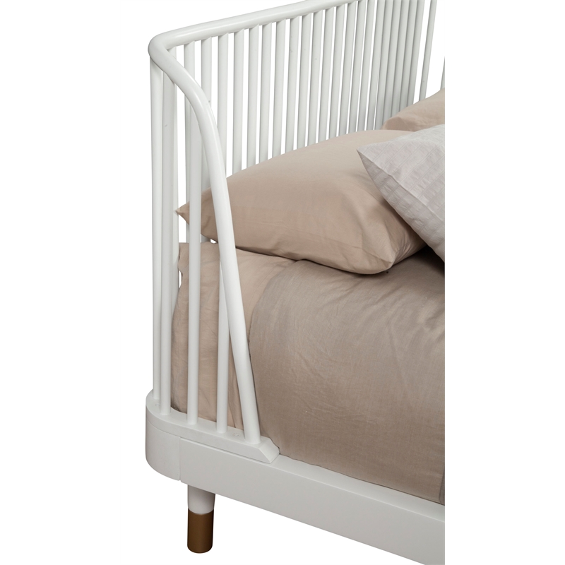 Pemberly Row Standard King Slat Back Wood Platform Bed in White