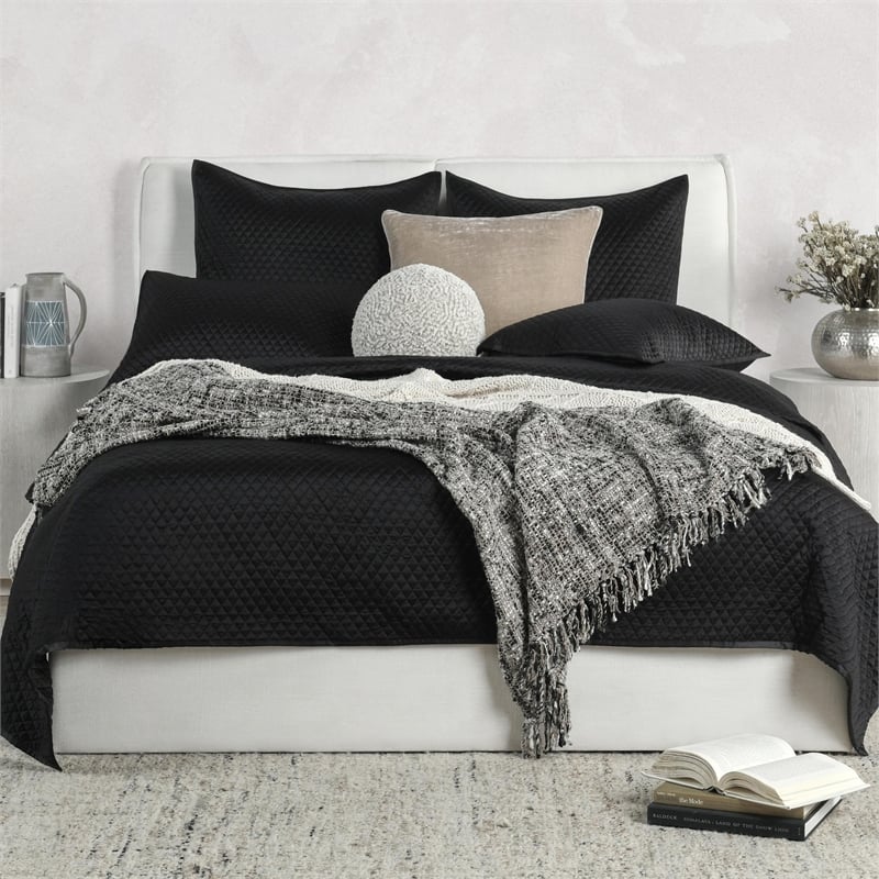 Pemberly Row Queen Size Matte Poly Sateen Quilt in Black
