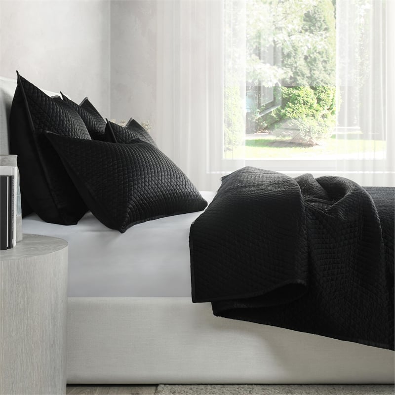 Pemberly Row Queen Size Matte Poly Sateen Quilt in Black