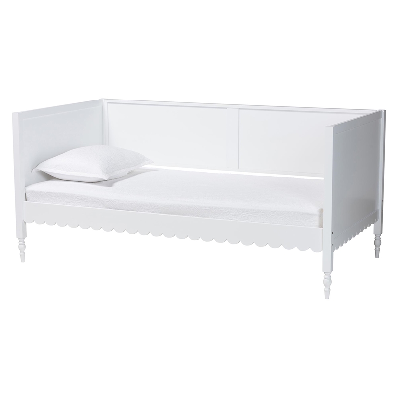 Pemberly Row Modern Twin White Wood Daybed with Scalloped Trim