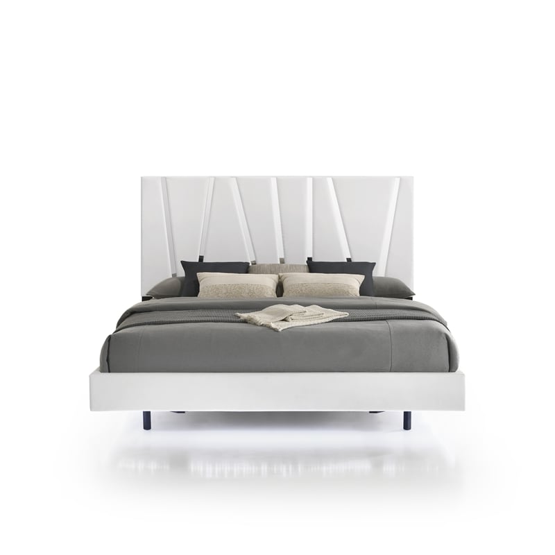 Pemberly Row 4-Piece Queen Bedroom Set in Wood with White Finish