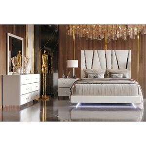 Pemberly Row 4-Piece Queen Bedroom Set in Wood with White Finish