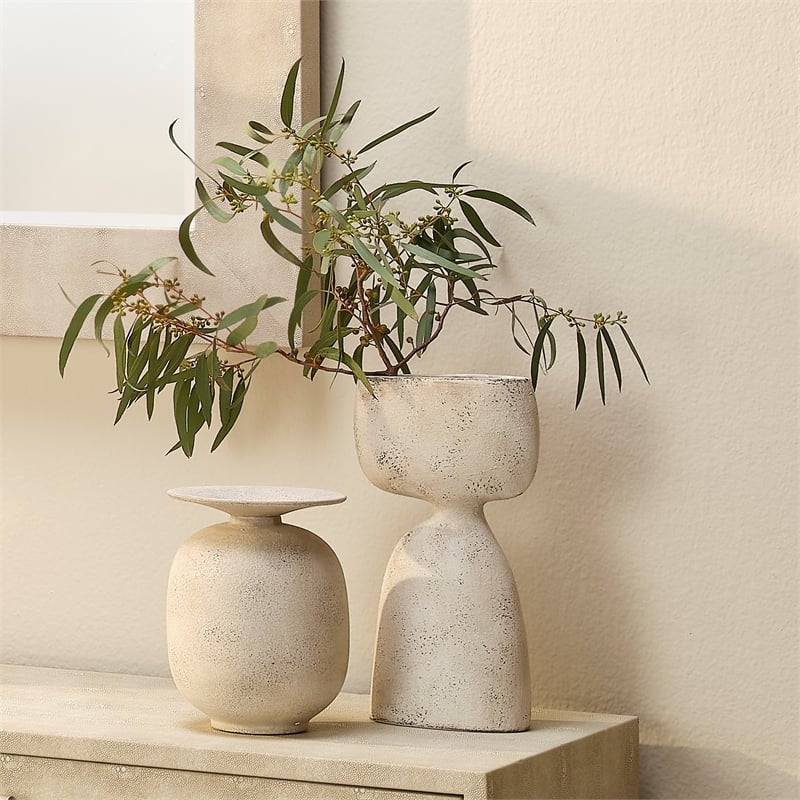 Pemberly Row Highland Decorative Ceramic Vase in Cream