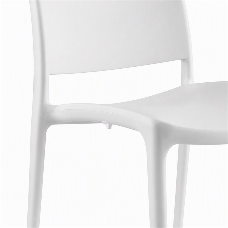 Pemberly Row Polypropylene Plastic Dining Side Chair in White (Set of 2)