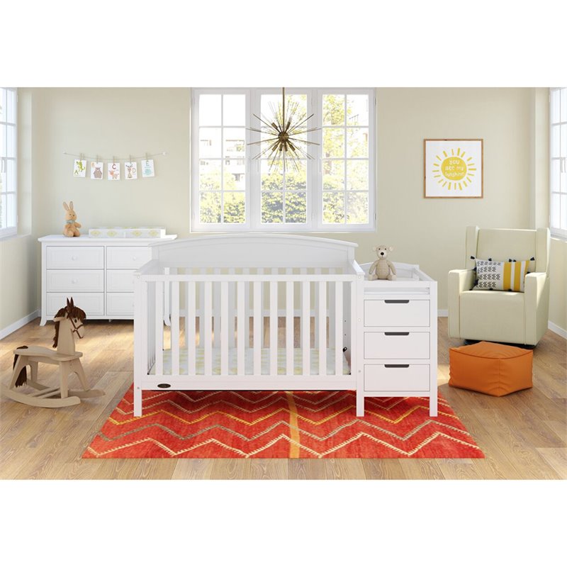 Graco Benton 5 in 1 Convertible Crib and Changer Set in White