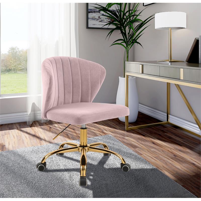 Scranton & Co Contemporary Velvet Swivel Adjustable Office Chair in Pink