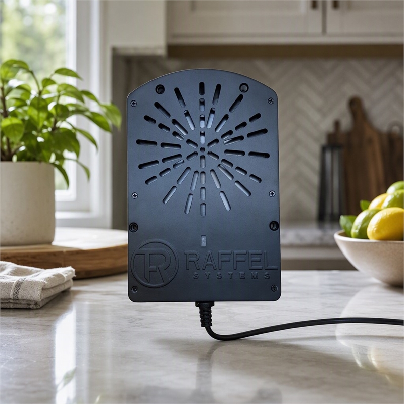 Scranton & Co Wireless Distance Charger with 10W Power in Black